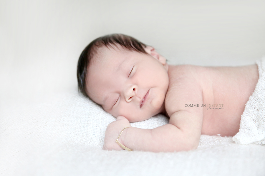 bébé en train de dormir - photographe à domicile pour bebes - bébé studio - photographe a domicile bébé - nouveau né en train de dormir - nouveau né - nouveau né studio